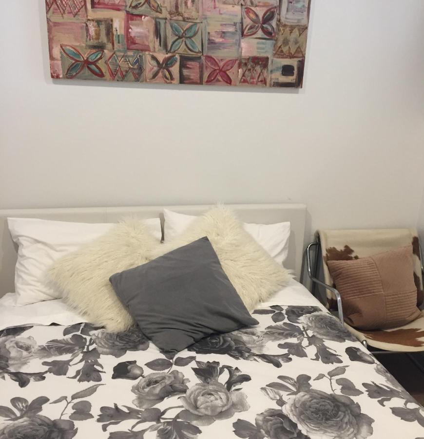 Cool Apartment, Central To Everything, Share With 2X Bulldogs Auckland Buitenkant foto