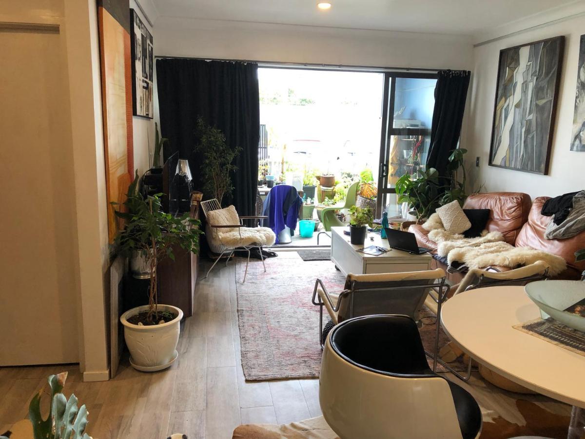 Cool Apartment, Central To Everything, Share With 2X Bulldogs Auckland Buitenkant foto