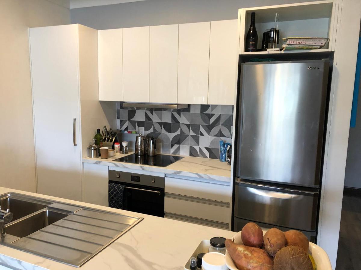 Cool Apartment, Central To Everything, Share With 2X Bulldogs Auckland Buitenkant foto