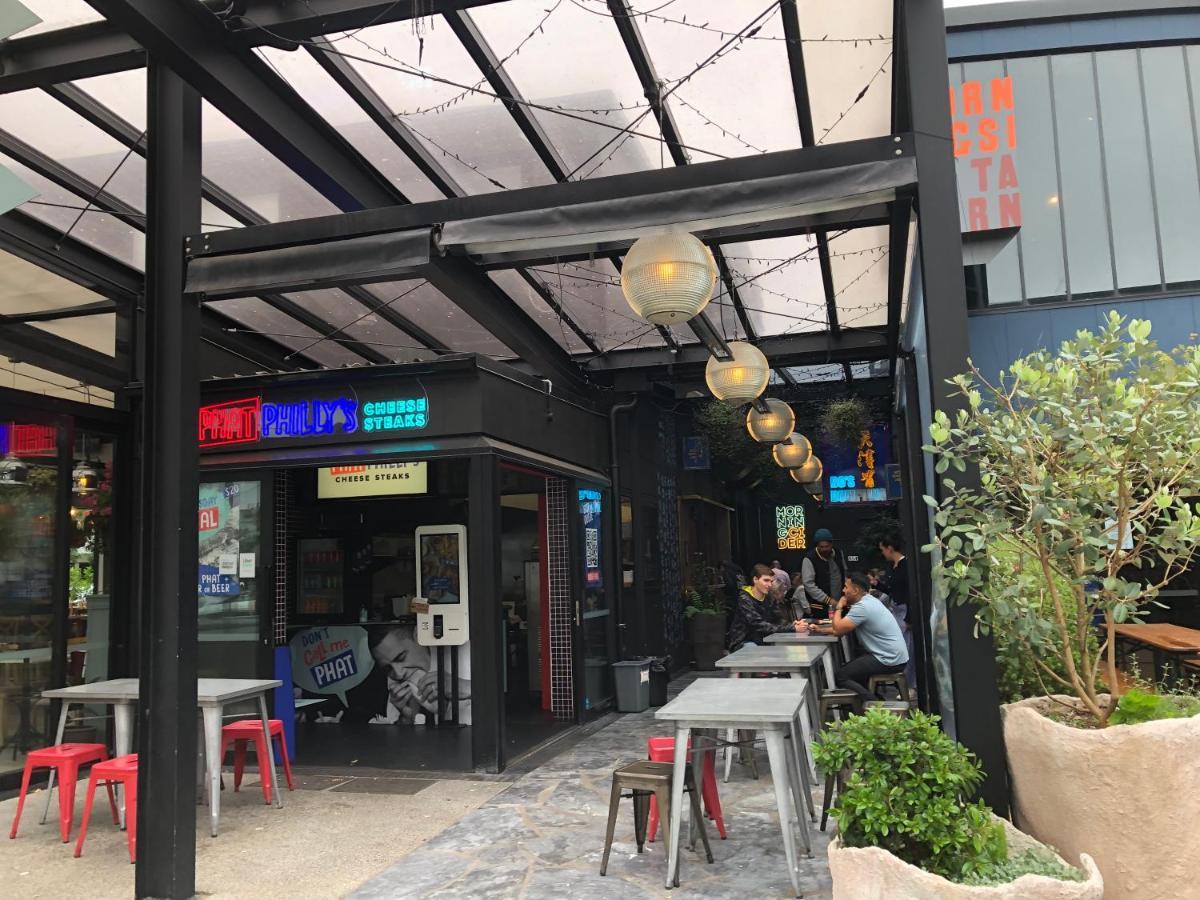 Cool Apartment, Central To Everything, Share With 2X Bulldogs Auckland Buitenkant foto