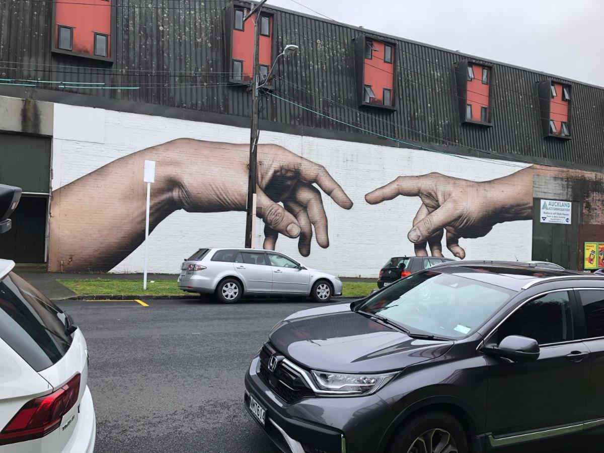 Cool Apartment, Central To Everything, Share With 2X Bulldogs Auckland Buitenkant foto